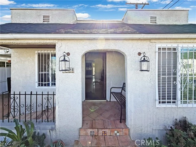 3008 W 30th photo 1