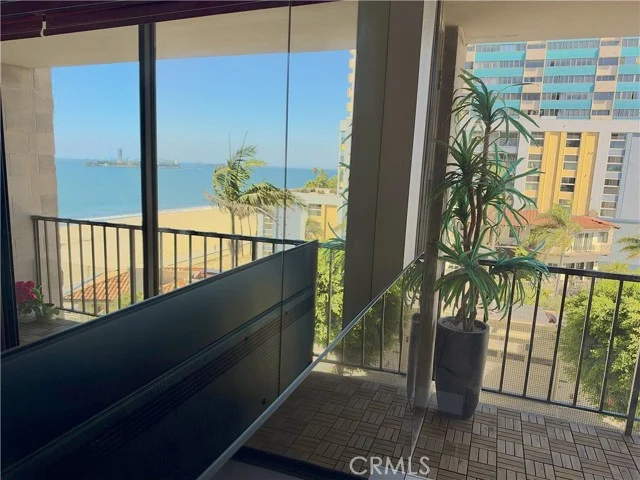 1750 E Ocean #404 photo 2