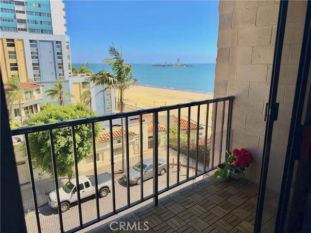 1750 E Ocean #404 photo 3