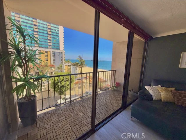 1750 E Ocean #404 photo 4