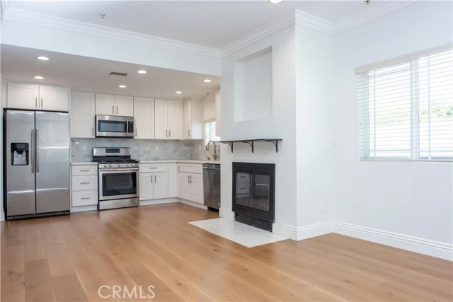815 S Harvard Boulevard #201 photo 2