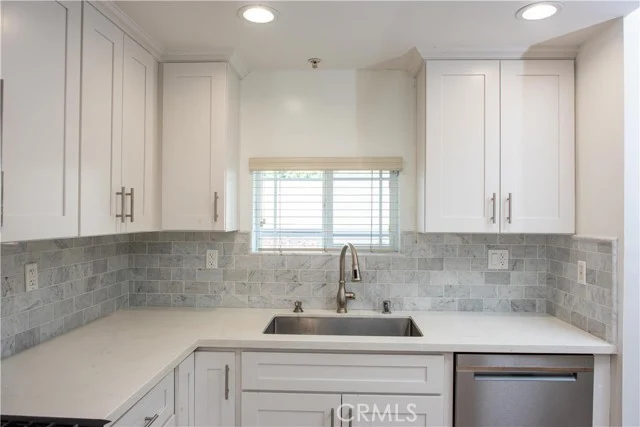 815 S Harvard Boulevard #201 photo 3