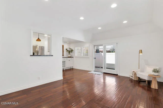 2834 Instone Court photo 2