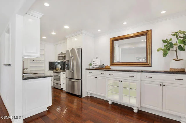 2834 Instone Court photo 4