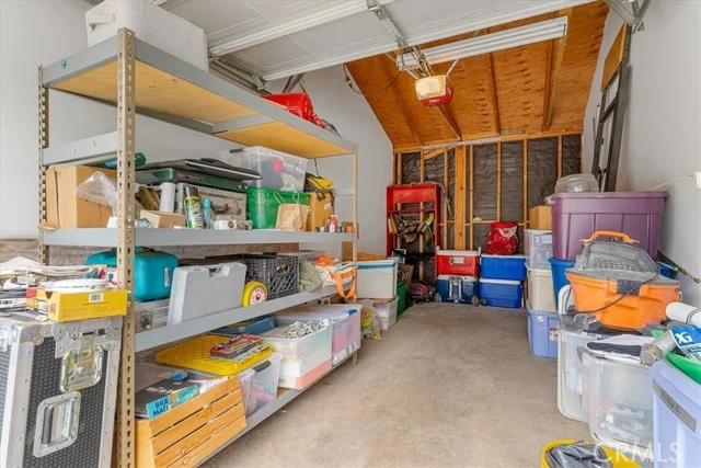5816 Woodman Ave photo 4
