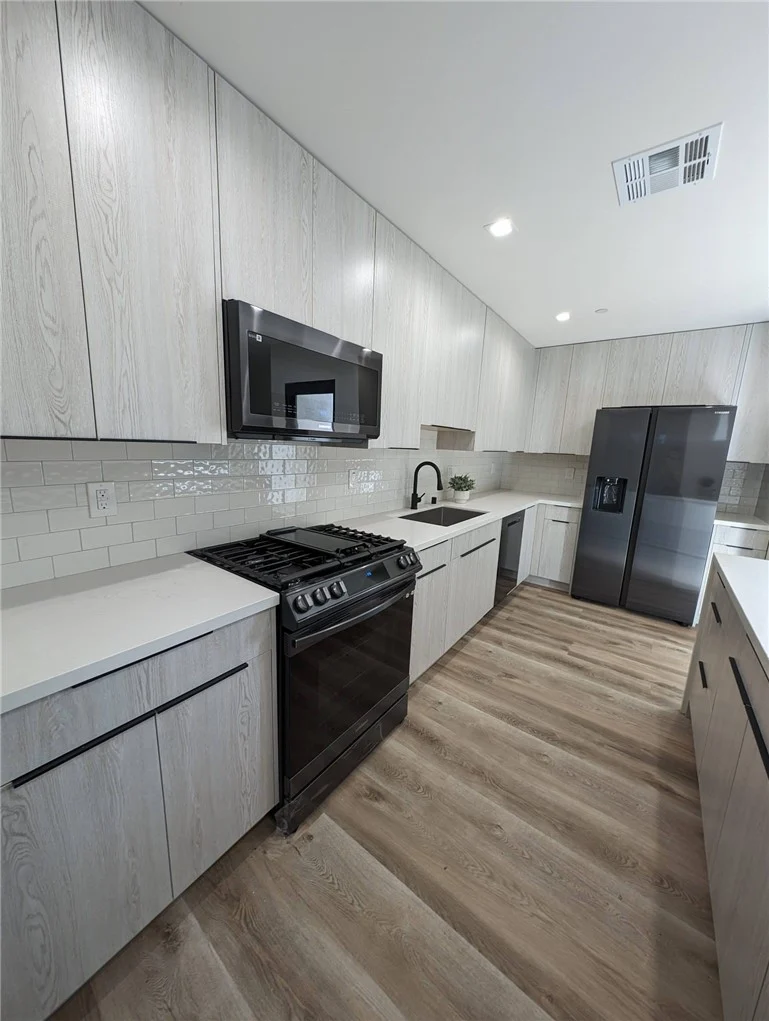 2026 Federal Avenue photo 2