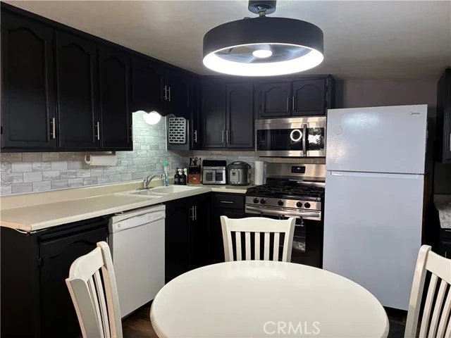 1536 Fir Avenue photo 2