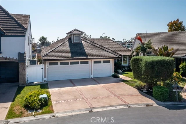 6261 Majorca Circle photo 2
