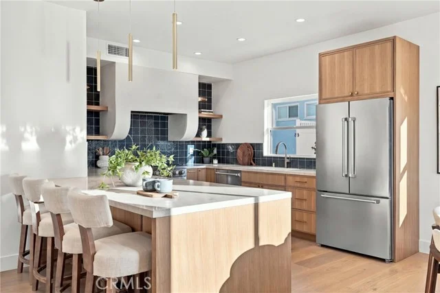 205 Via Los Altos photo 3