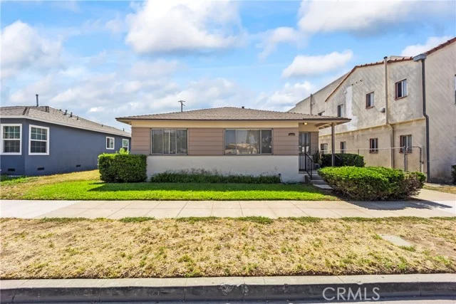 1024 Leonard Avenue photo 2