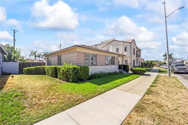 1024 Leonard Avenue photo 3