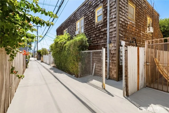 1062 Raymond photo 5