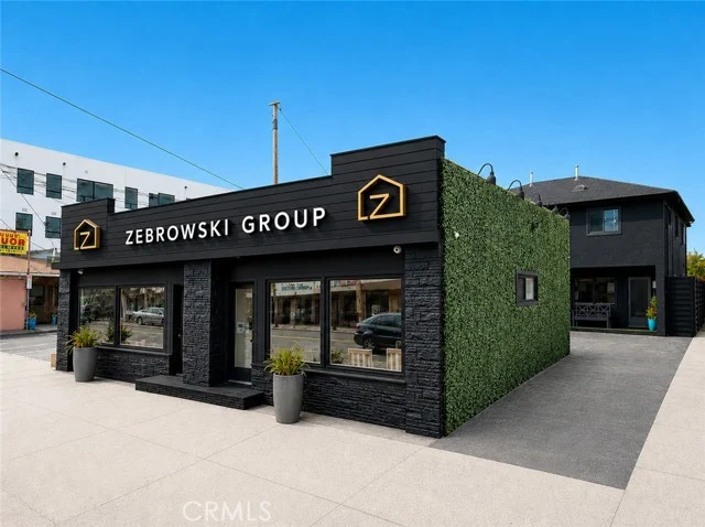 323 Culver Boulevard photo 1