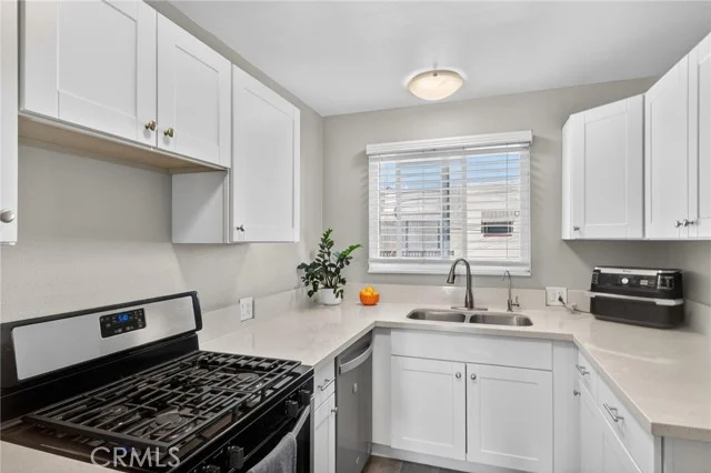 1057 E Appleton #10, Long Beach