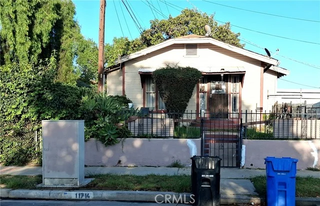 11714 S San Pedro photo 1