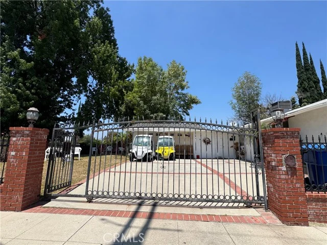 8740 Winnetka photo 3
