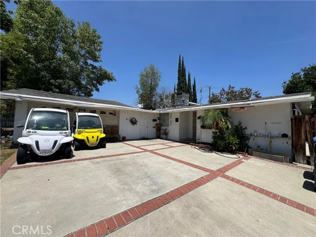 8740 Winnetka photo 4