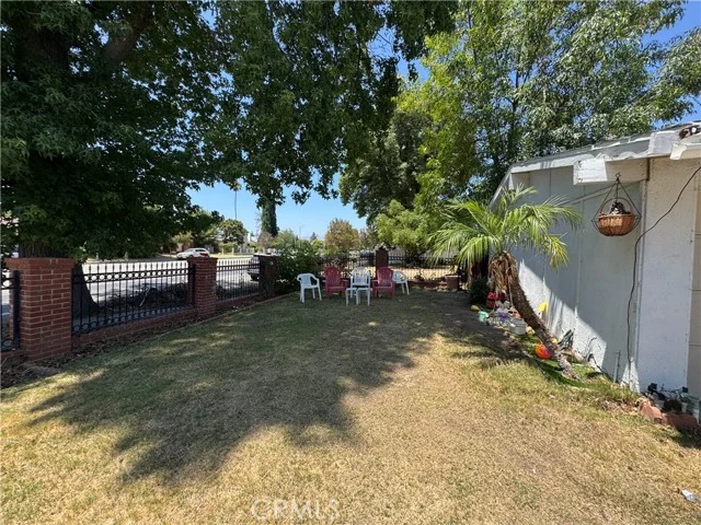 8740 Winnetka photo 5