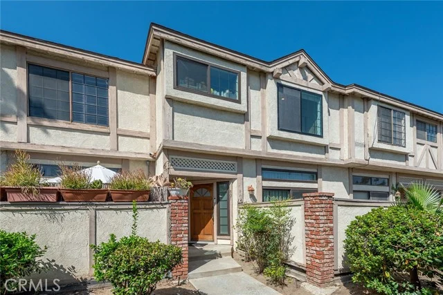 7100 Balboa Boulevard #807 photo 2