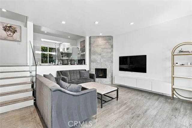 7100 Balboa Boulevard #807 photo 3