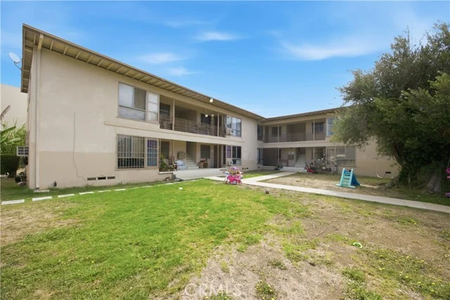 5701 Corbett photo 2