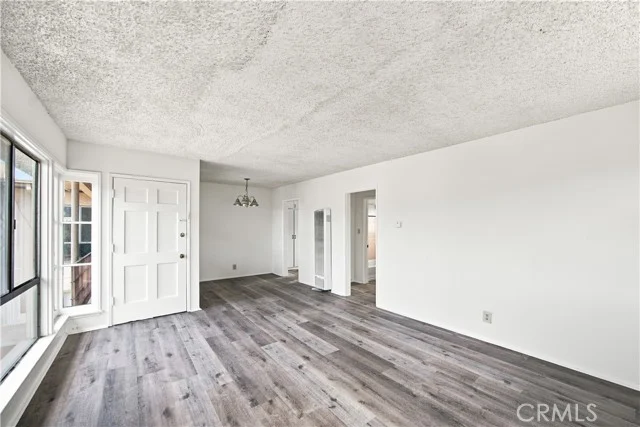 5701 Corbett photo 4