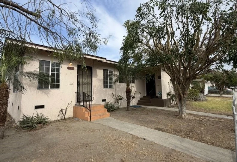 2901 Webster photo 3