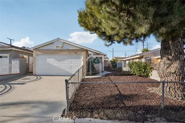 873 E Deloras Drive photo 2