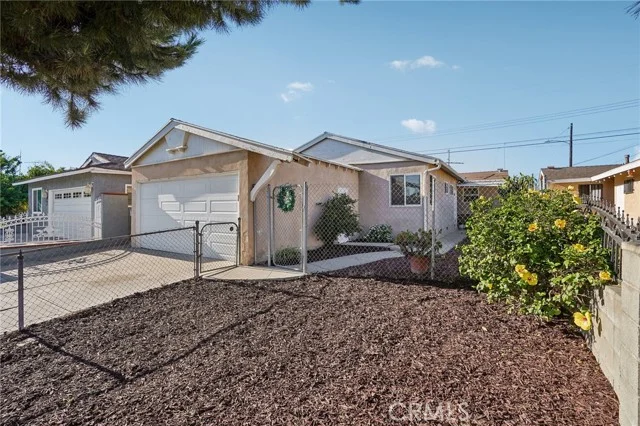 873 E Deloras Drive photo 3