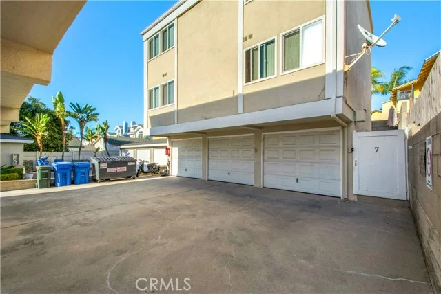 502 N Elena Avenue photo 3