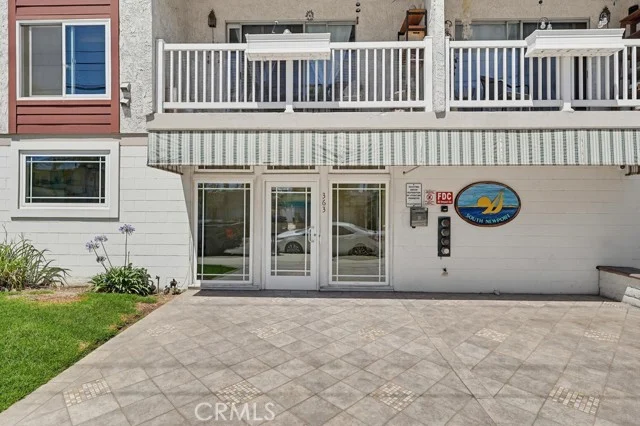 363 Newport Avenue #302 photo 3