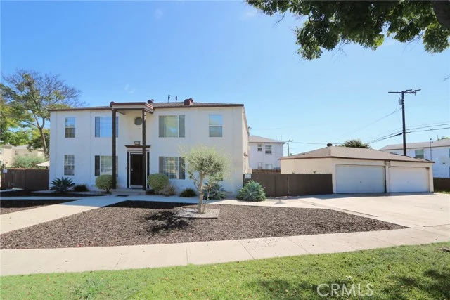 404 E Freeland photo 1