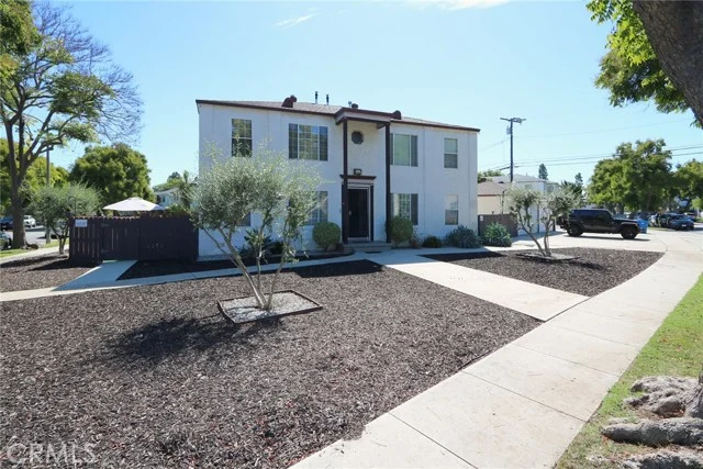 404 E Freeland photo 3