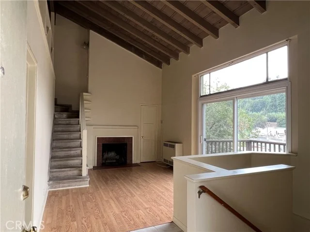 3107 Hollycrest photo 4