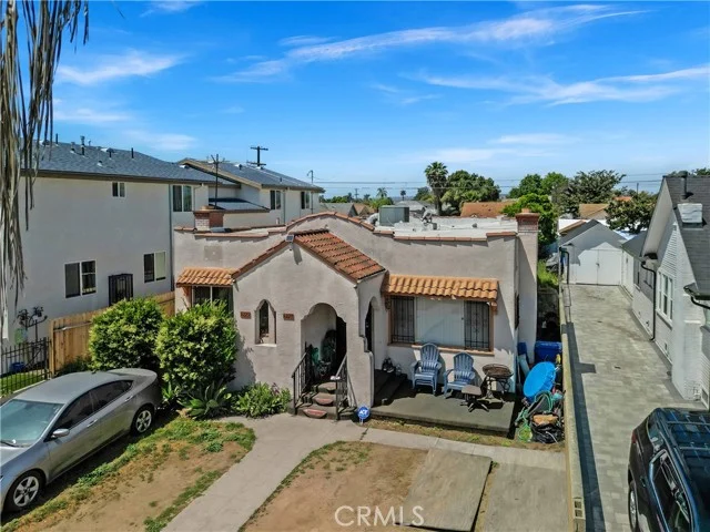 4227 Walton Avenue photo 3
