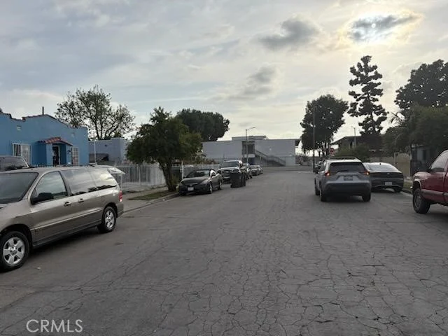 1413 E 77th Street photo 2