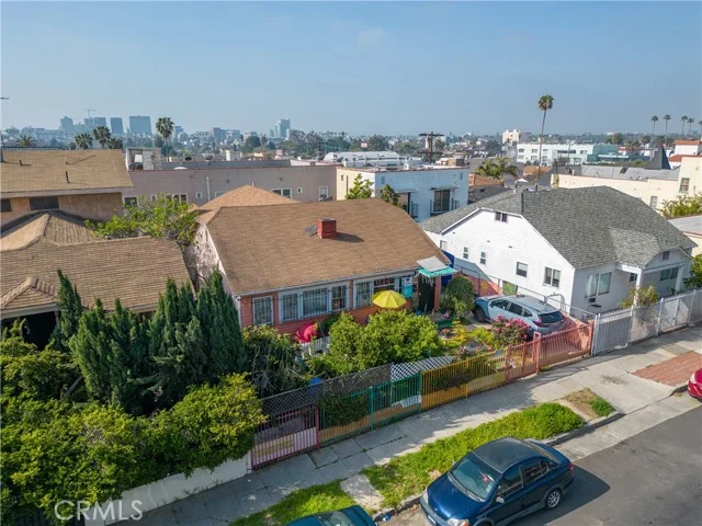 4452 Rosewood Avenue photo 2