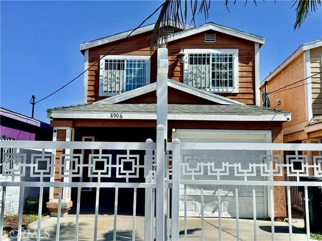 8906 Elm, Los Angeles