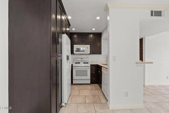 5325 Newcastle Avenue #126 photo 4
