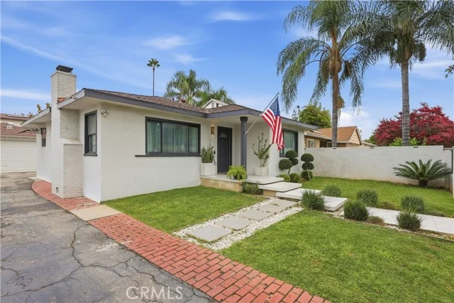 15741 Haynes Street photo 2