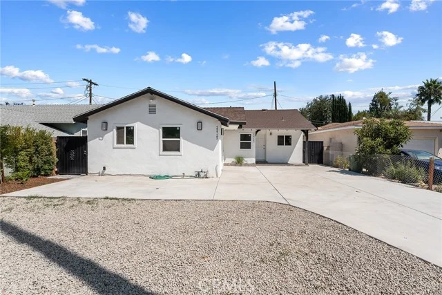 22723 Leonora Drive photo 2