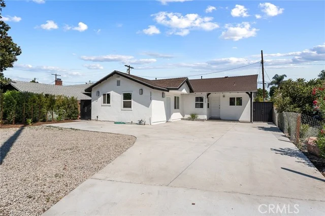 22723 Leonora Drive photo 3