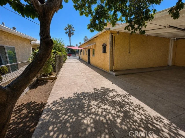 4129 Fisher Street photo 4