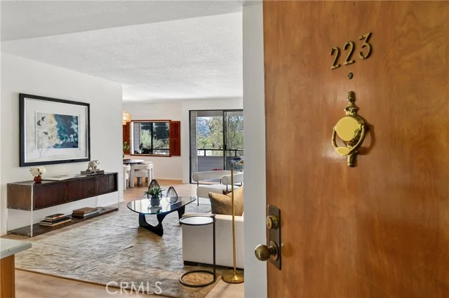 13331 Moorpark #223 photo 2