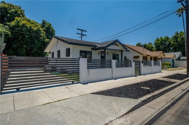 3516 Montclair Street photo 3