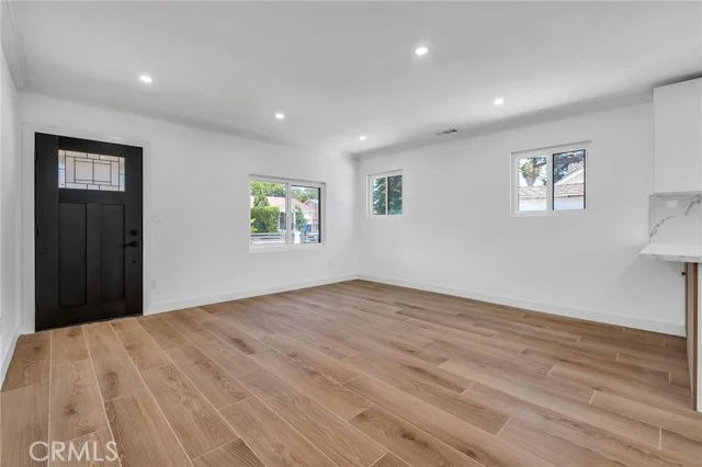 3516 Montclair Street photo 5