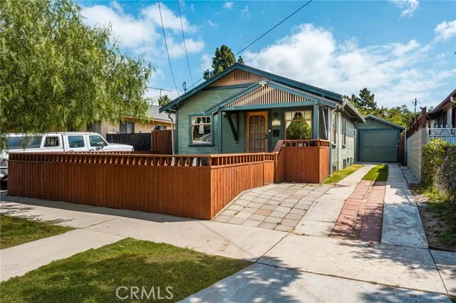 1430 Temple Avenue photo 4