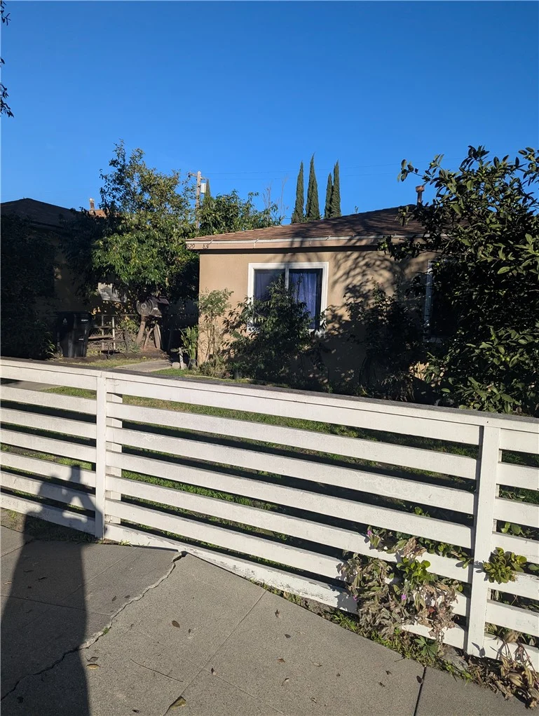 829 E Century photo 5