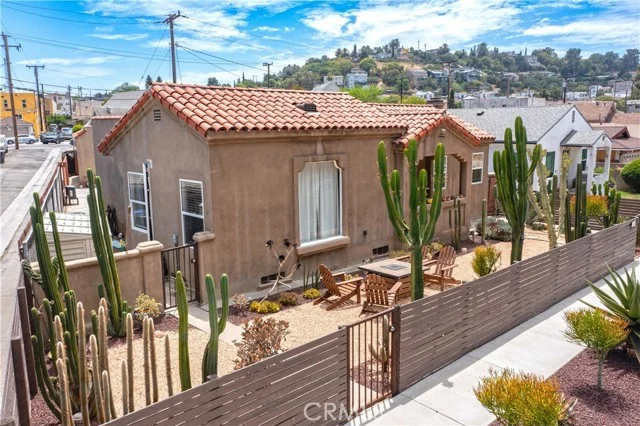 4026 Perry photo 4