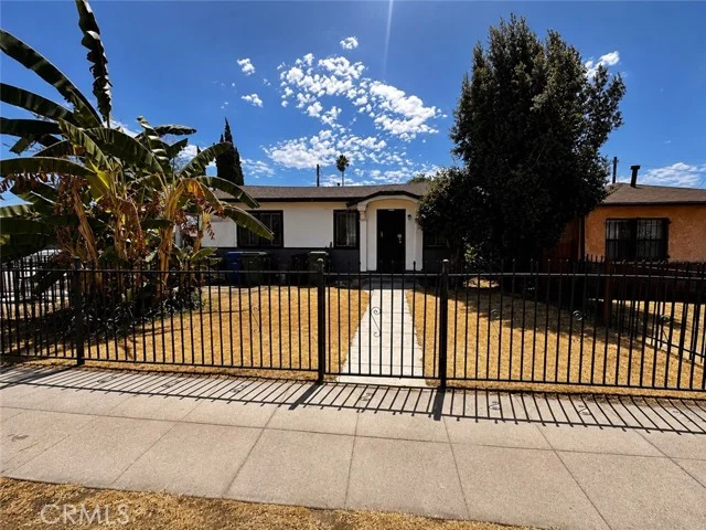 5953 S Denker Avenue photo 2